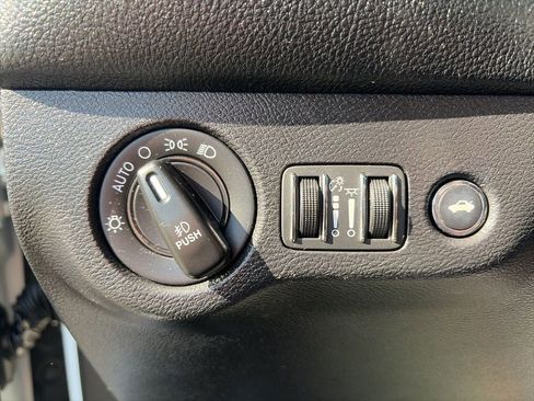 Used 2019 Dodge Challenger R/T w/ Driver Convenience Group image 15