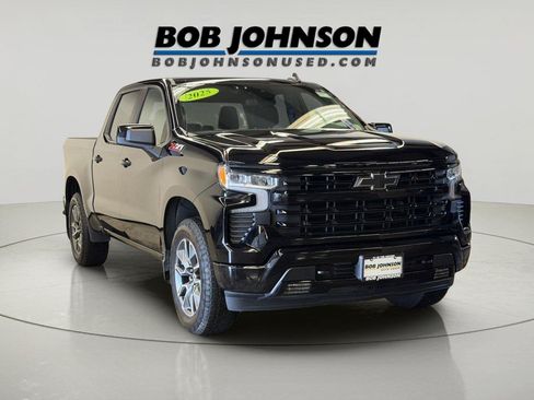 Used 2024 Chevrolet Silverado 1500 LT AWD/4WD image 2