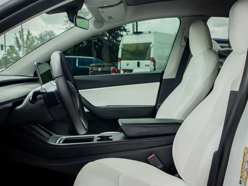 Used 2022 Tesla Model Y Performance AWD/4WD image 28