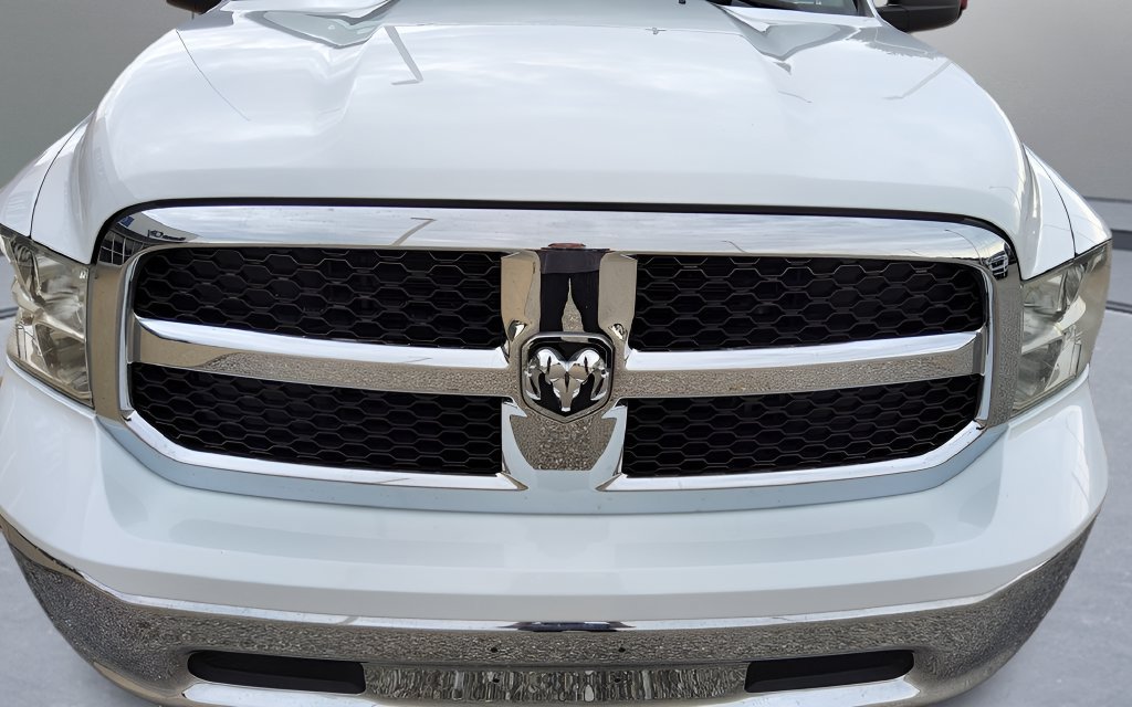 Used 2023 RAM 1500 Classic SLT w/ Electronics Group AWD/4WD image 40