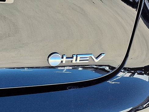 Certified 2025 Toyota Prius LE image 10