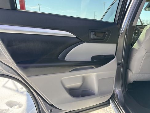 Used 2018 Toyota Highlander Plus image 23