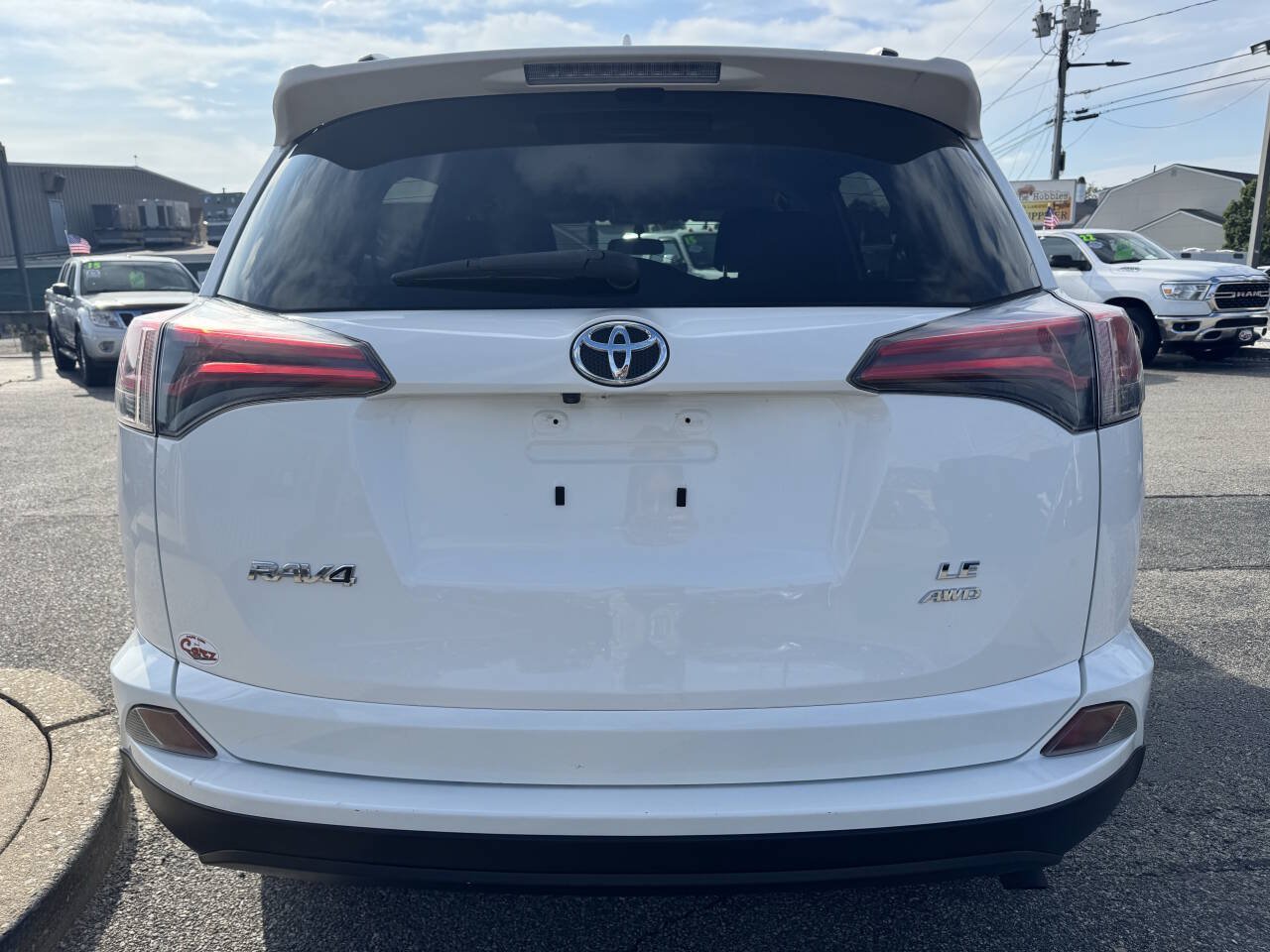 Used 2016 Toyota RAV4 LE AWD/4WD image 9