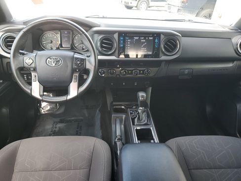 Used 2018 Toyota Tacoma TRD Off-Road image 21