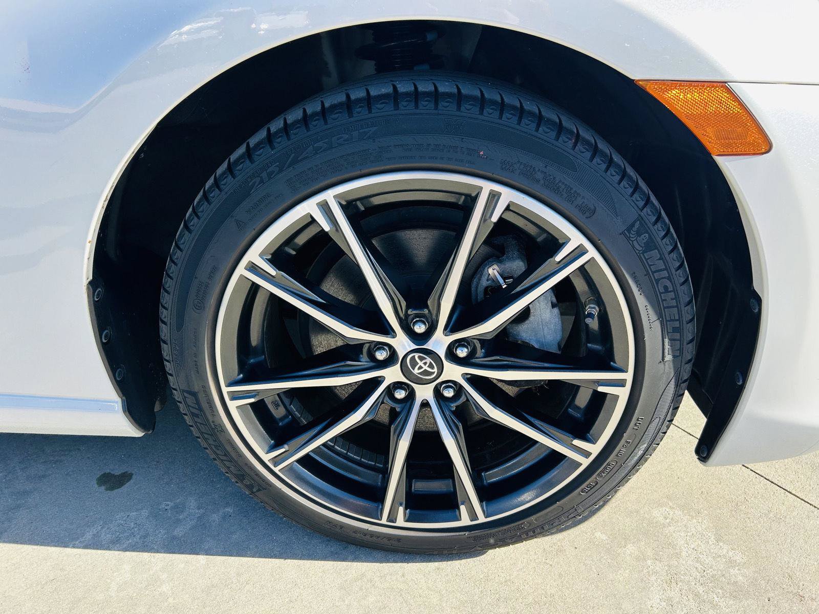 Used 2017 Toyota 86 RWD image 30