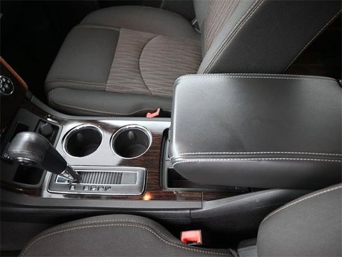 Used 2017 Chevrolet Traverse LT image 33