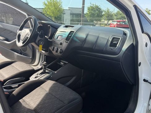 Used 2016 Kia Forte LX FWD image 10