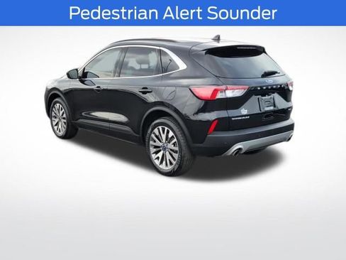 Certified 2022 Ford Escape Titanium image 6