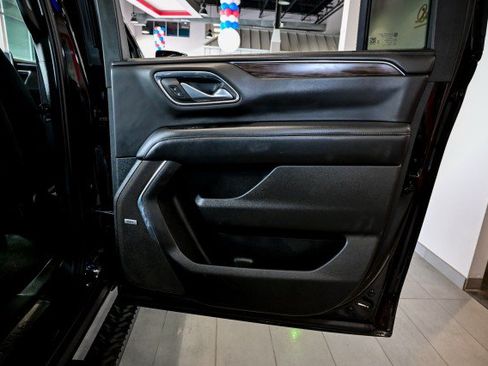 Used 2022 Chevrolet Suburban Z71 AWD/4WD image 26