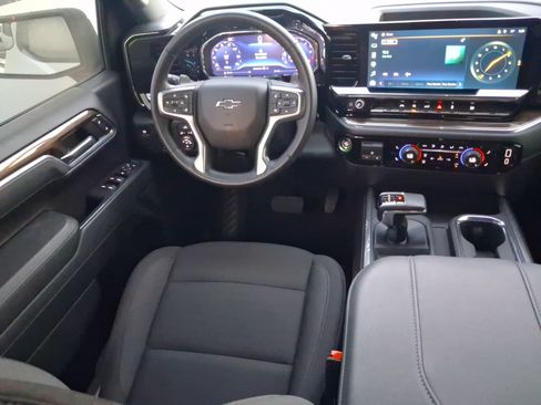 Used 2025 Chevrolet Silverado 1500 RST RWD image 8