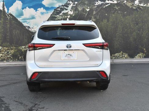 Certified 2023 Toyota Highlander Bronze Edition image 10