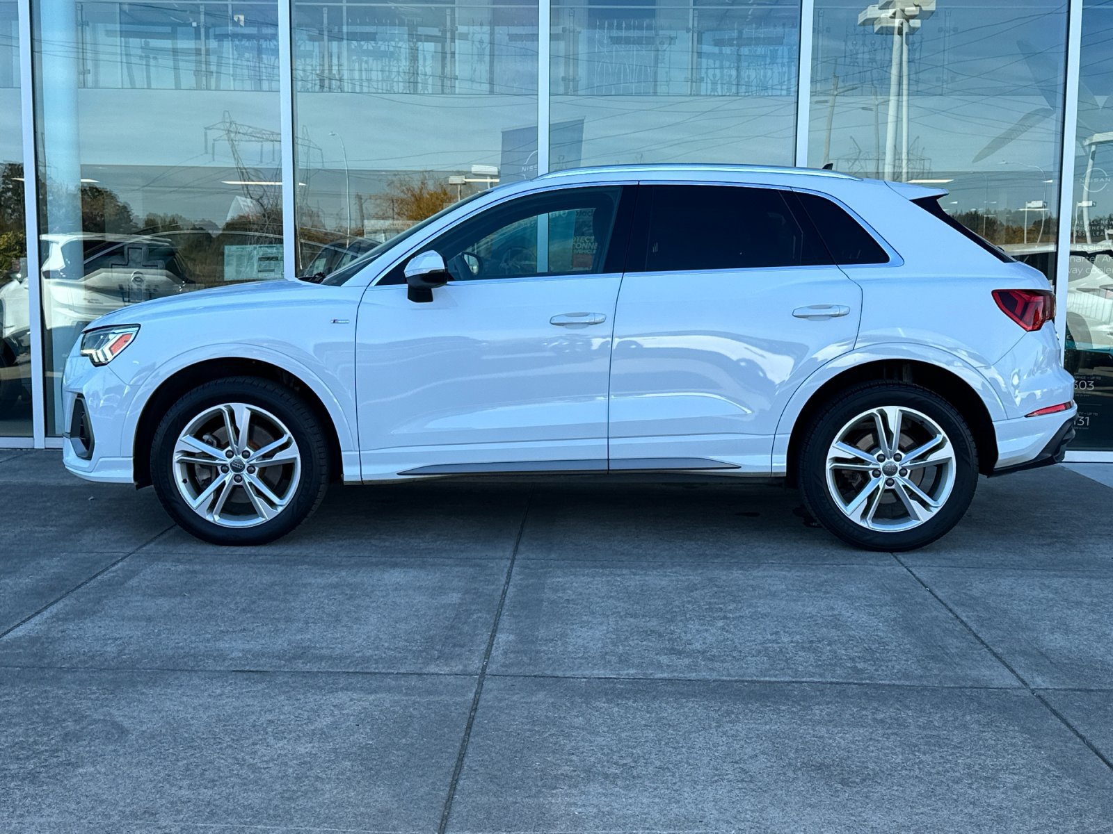 Used 2020 Audi Q3 2.0T Premium Plus w/ Premium Plus Package AWD/4WD image 7