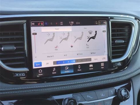 New 2026 Chrysler Pacifica Select image 30