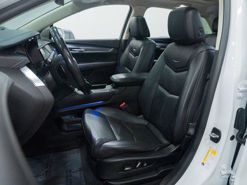 Used 2018 Cadillac XT5 Premium Luxury w/ Driver Assist Package image 20