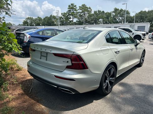 Used 2022 Volvo S60 B5 Inscription w/ Advanced Package AWD/4WD image 5