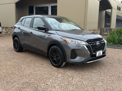 Used 2023 Nissan Kicks S FWD image 2