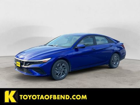 Used 2024 Hyundai Elantra SEL FWD image 1