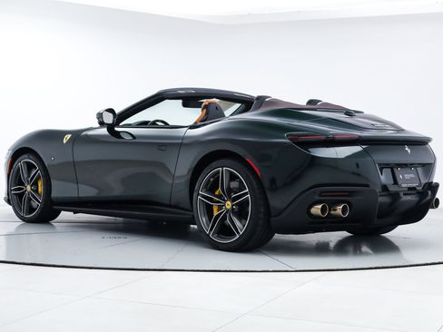 Certified 2025 Ferrari Roma Spider RWD image 8