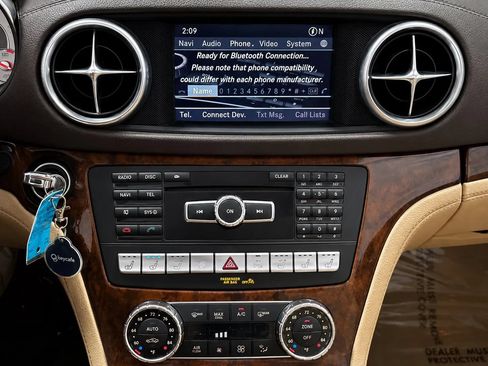 Used 2013 Mercedes-Benz SL 550 image 26