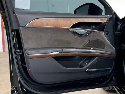 Used 2021 Audi A8 L 3.0T w/ Executive Plus Package image 24