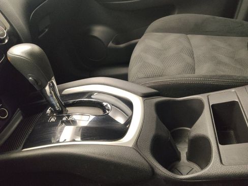 Used 2014 Nissan Rogue SV w/ SV Premium Package AWD/4WD image 26