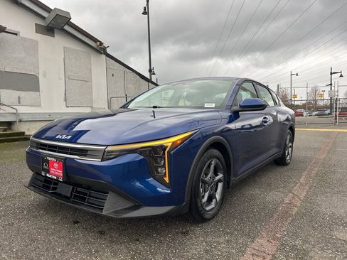 Used 2025 Kia K4 LXS image 1