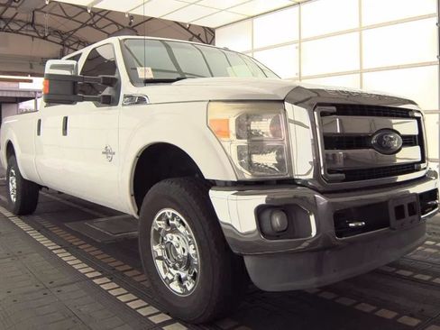 Used 2016 Ford F250 XLT w/ XLT Premium Package AWD/4WD image 3