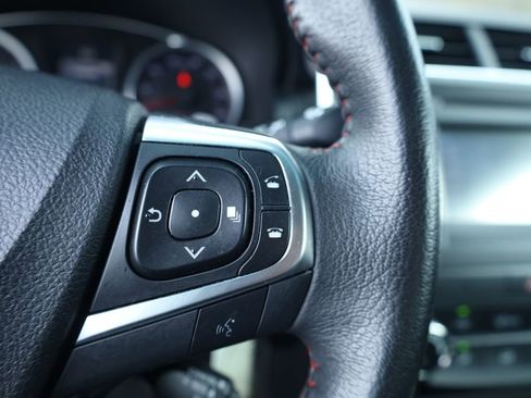 Used 2017 Toyota Camry SE image 29