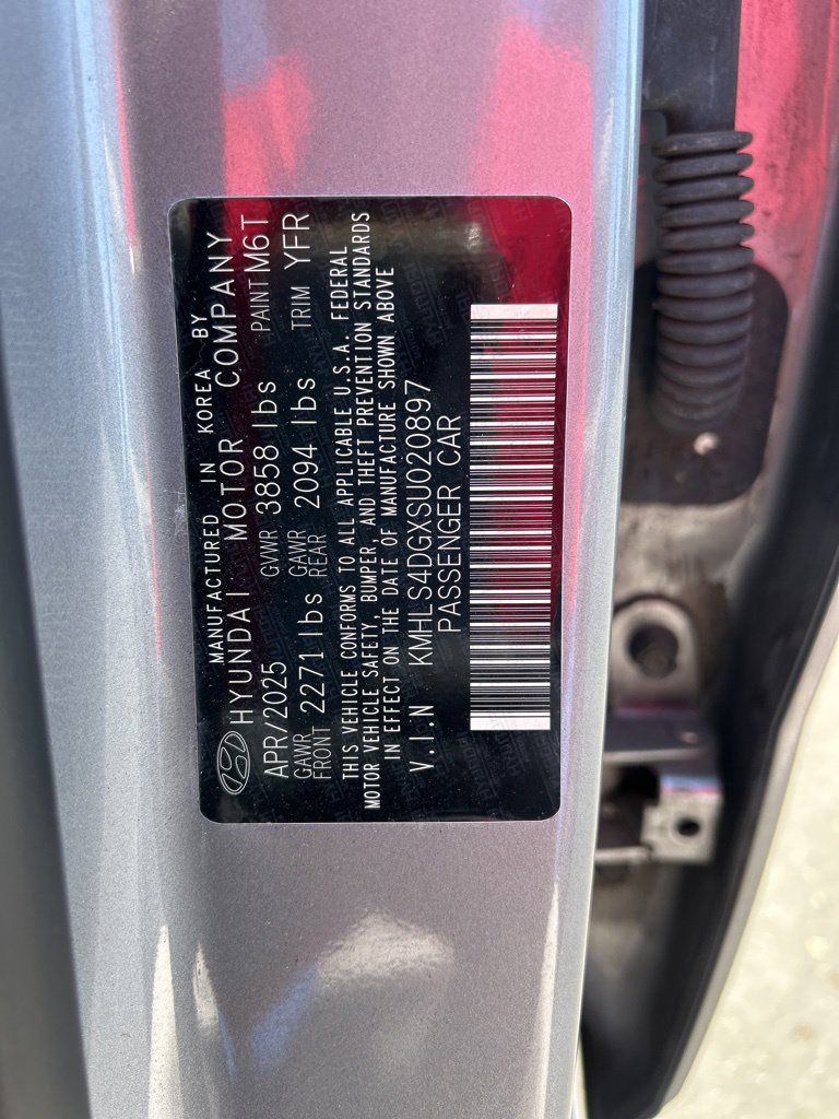 Used 2025 Hyundai Elantra SEL FWD image 4