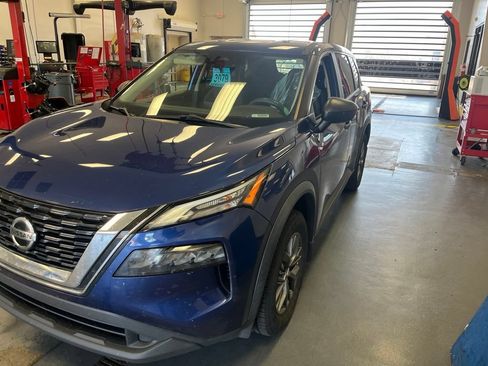 Used 2021 Nissan Rogue S AWD/4WD image 1