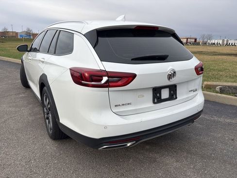 Used 2018 Buick Regal Essence w/ Driver Confidence Package #1 image 8