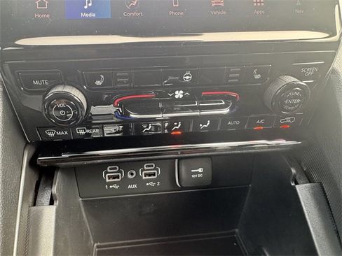 New 2025 Jeep Grand Cherokee Limited image 25