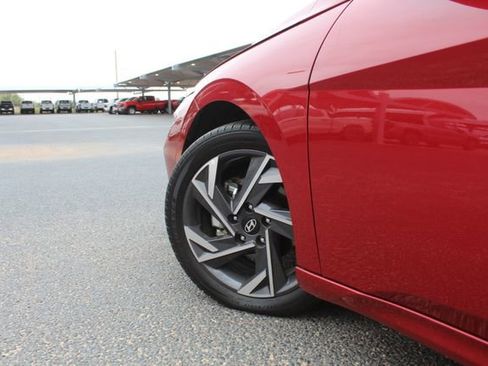 Used 2024 Hyundai Elantra Limited FWD image 10