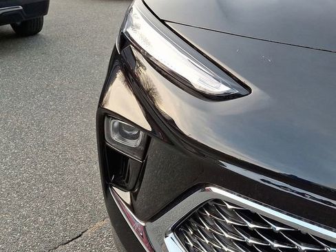 Used 2024 Buick Encore GX Avenir w/ Avenir Convenience Package image 17