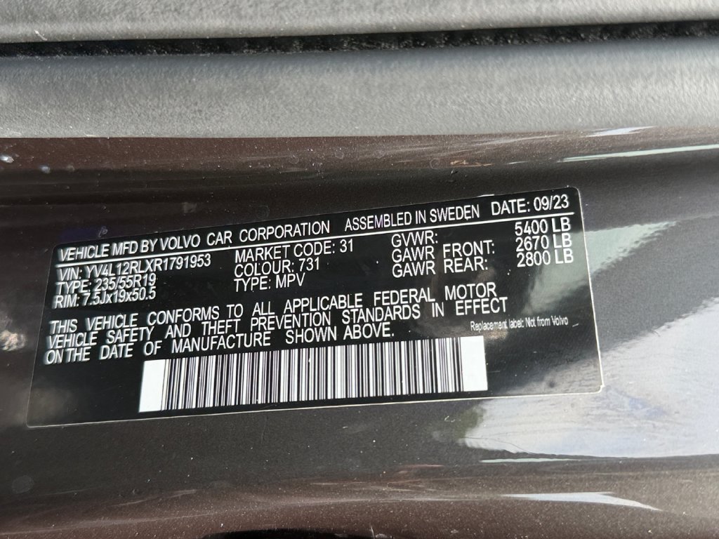 Certified 2024 Volvo XC60 B5 Plus w/ Protection Package Premier AWD/4WD image 30