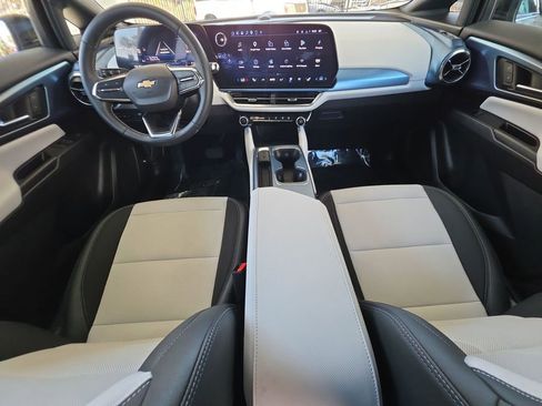 Used 2024 Chevrolet Equinox EV LT FWD image 21