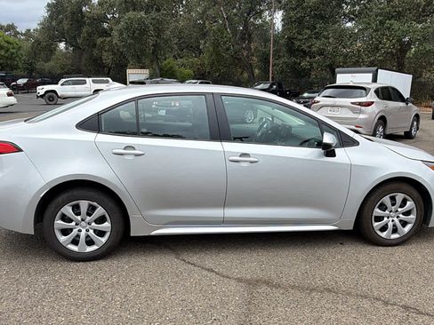 Used 2024 Toyota Corolla LE FWD image 4