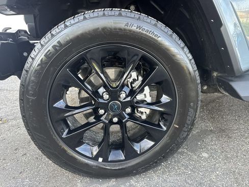 Used 2025 Jeep Wrangler Unlimited Sahara image 19