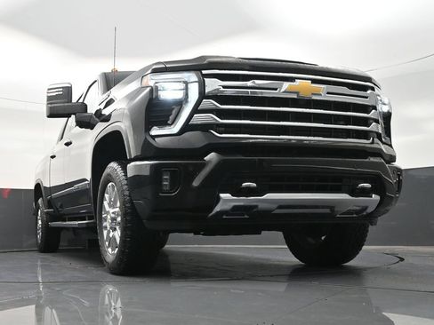 Used 2024 Chevrolet Silverado 2500 High Country w/ High Country Premium Package AWD/4WD image 31