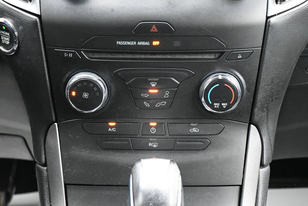 Used 2016 Ford Edge SE FWD image 21