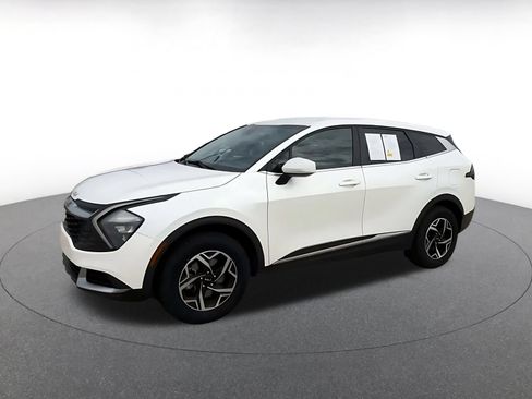 Used 2023 Kia Sportage LX AWD/4WD image 8