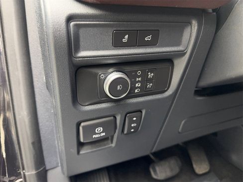 Used 2022 Ford Expedition Max Limited image 60