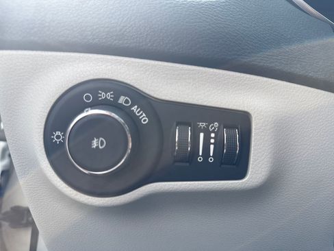 Used 2019 Jeep Compass Latitude AWD/4WD image 14