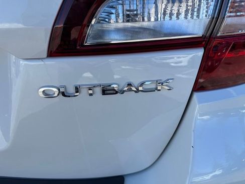 Used 2018 Subaru Outback 2.5i Limited image 23