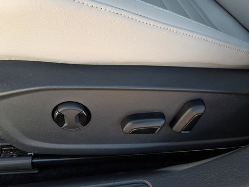 Certified 2024 Volkswagen Jetta SE w/ Panoramic Sunroof Package image 22