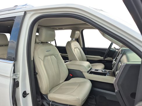 Used 2021 Ford Expedition Platinum RWD image 29