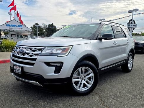 Used 2019 Ford Explorer XLT w/ Equipment Group 201A image 3