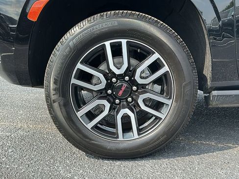 Used 2021 GMC Yukon AT4 w/ AT4 Premium Plus Package image 14