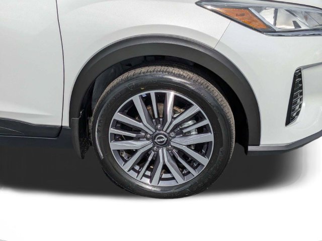 Used 2022 Nissan Kicks SV FWD image 10