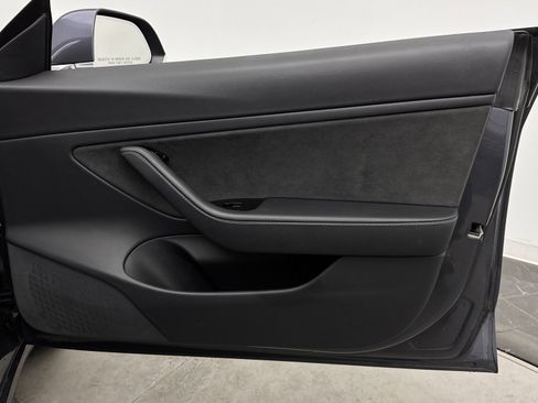 Used 2020 Tesla Model 3 Performance image 32